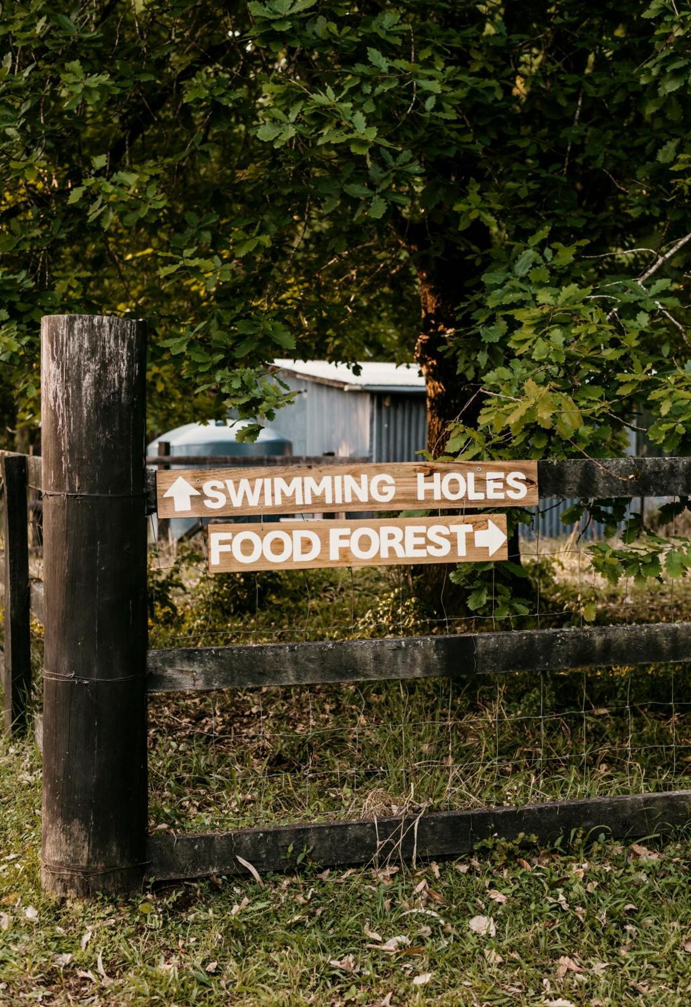 Contained In Nimbin Accommodation Екстер'єр фото